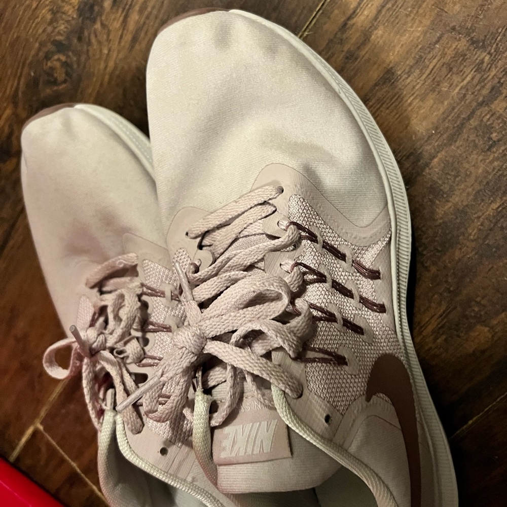 Womens nike sneakers